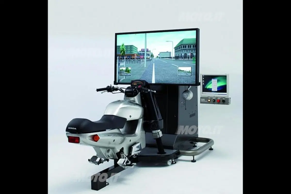 Honda: auto e moto comunicheranno tra loro (4)