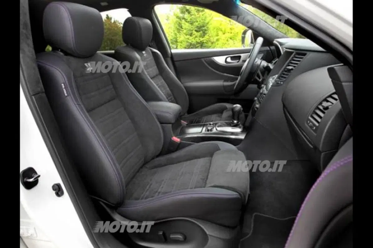 Infiniti FX Vettel Edition: i prezzi italiani (21)