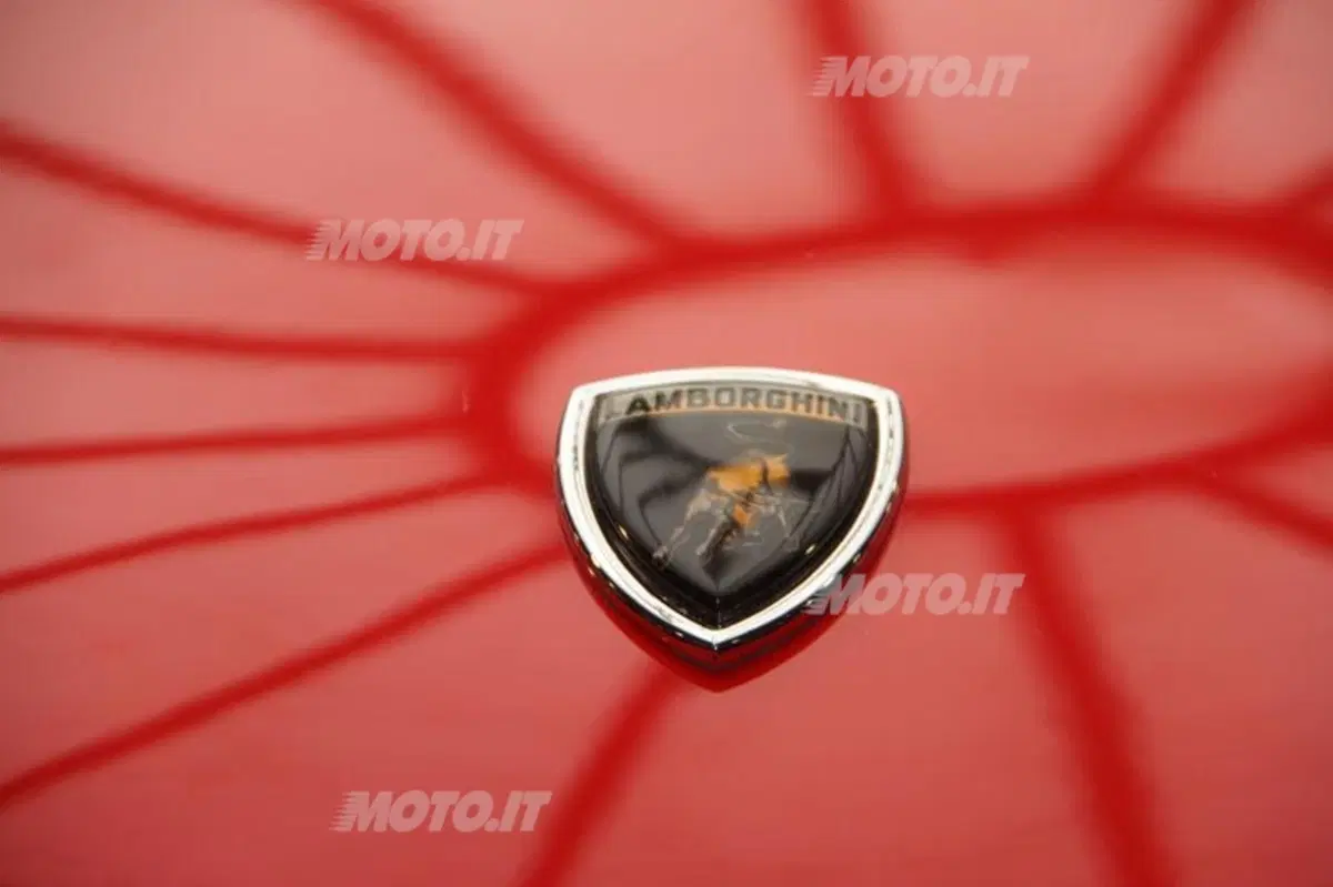 Cinquant'anni di storia Lamborghini al Marconi di Bologna (10)