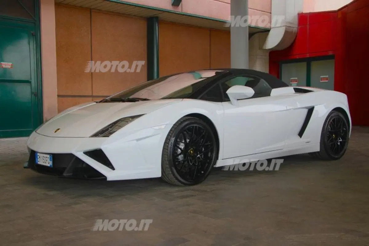 Cinquant'anni di storia Lamborghini al Marconi di Bologna (24)