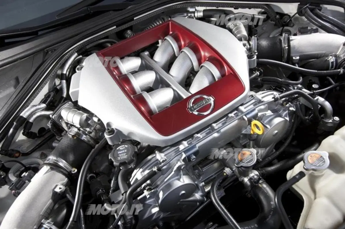 Nissan GT-R 2013 (7)