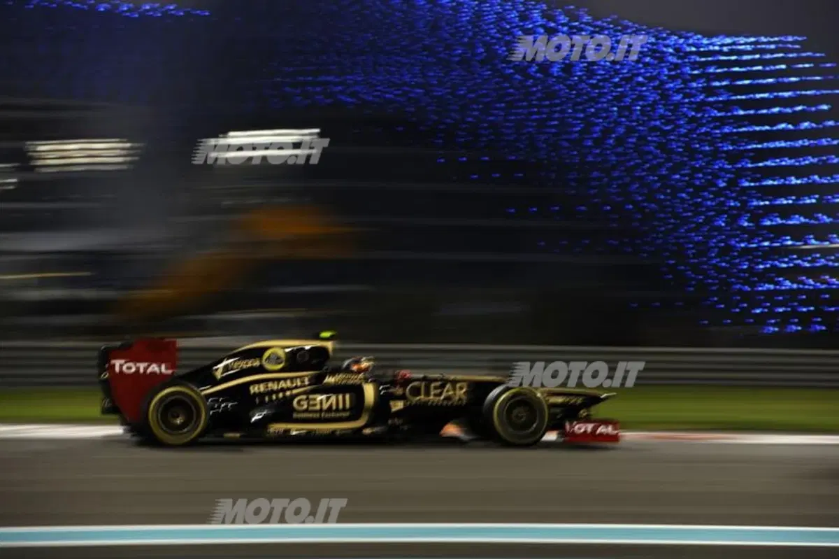 Vettel domina la seconda sessione di libere degli Emirati Arabi (3)
