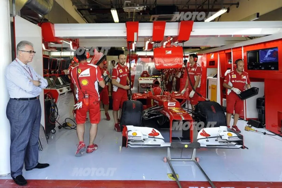 Vettel retrocesso, a Hamilton la pole del GP degli Emirati Arabi (8)