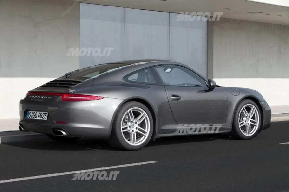 Porsche 911 Carrera 4 (7)