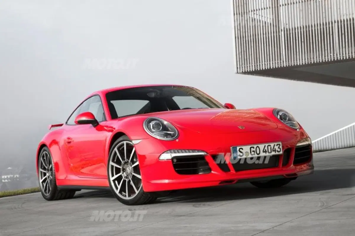 Porsche 911 Carrera 4 (10)