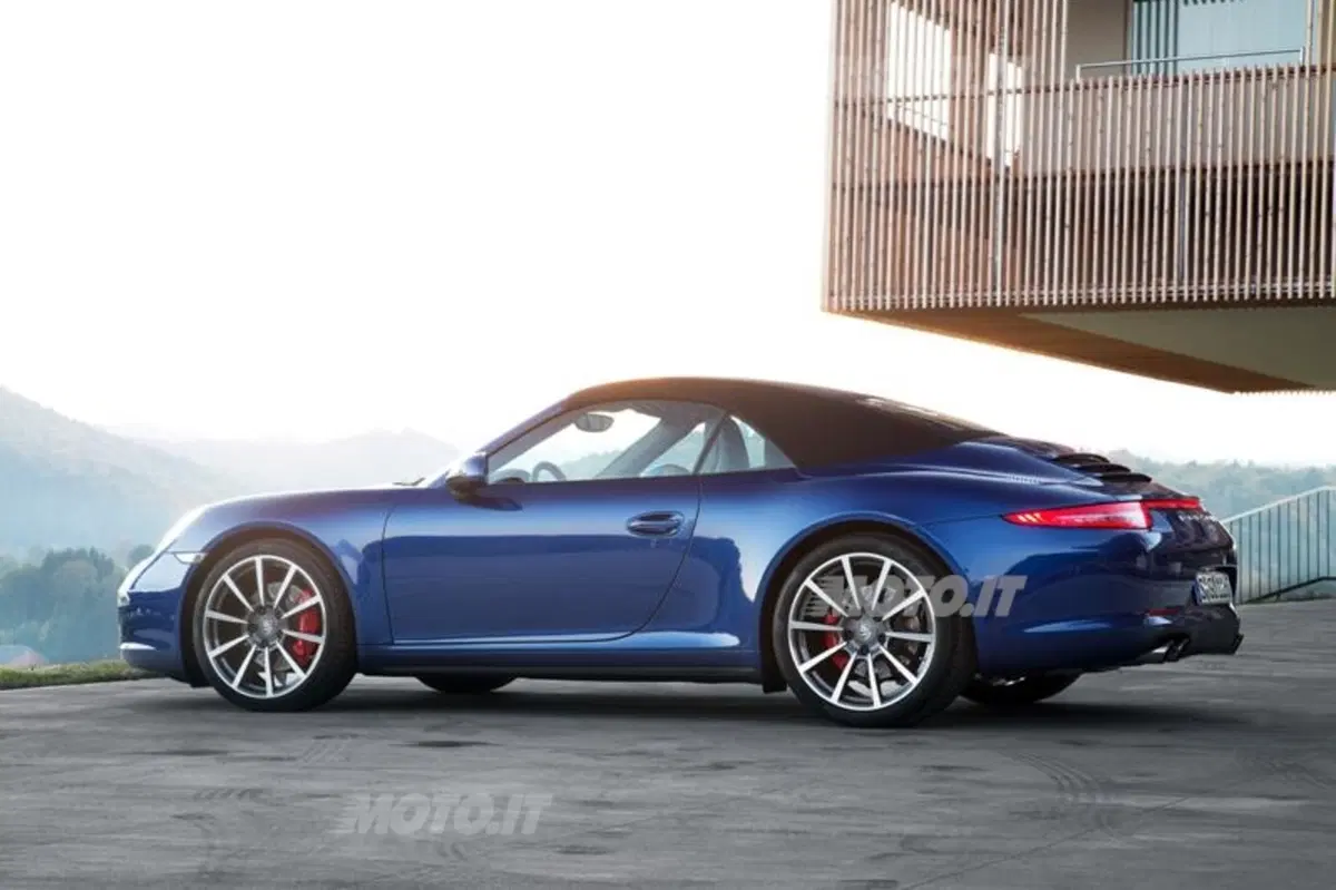 Porsche 911 Carrera 4 (21)