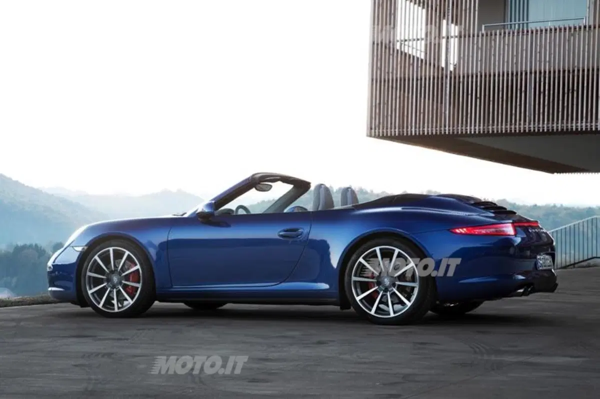 Porsche 911 Carrera 4 (22)