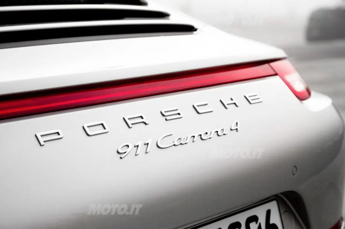 Porsche 911 Carrera 4 (41)