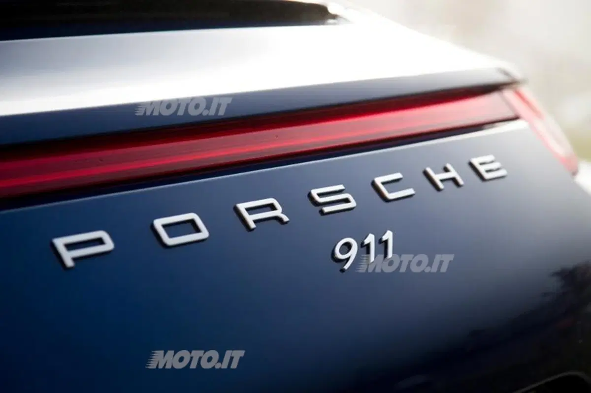 Porsche 911 Carrera 4 (43)