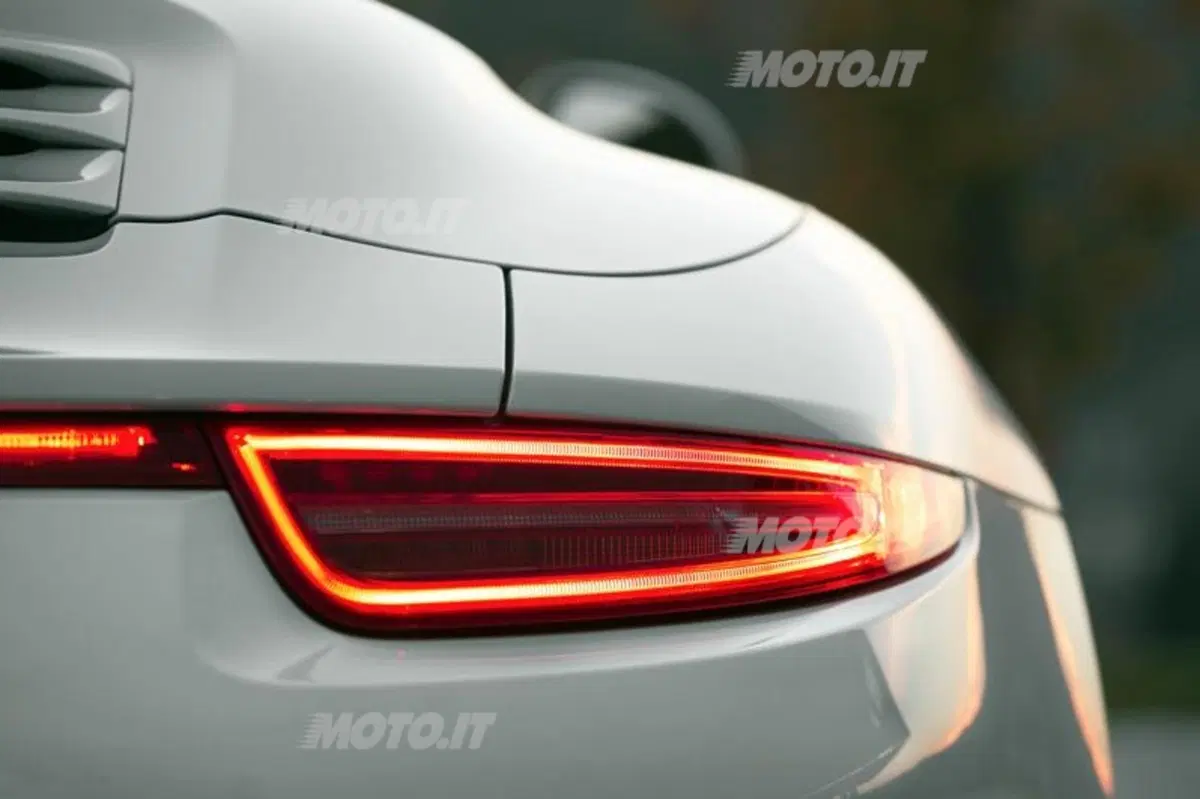 Porsche 911 Carrera 4 (45)