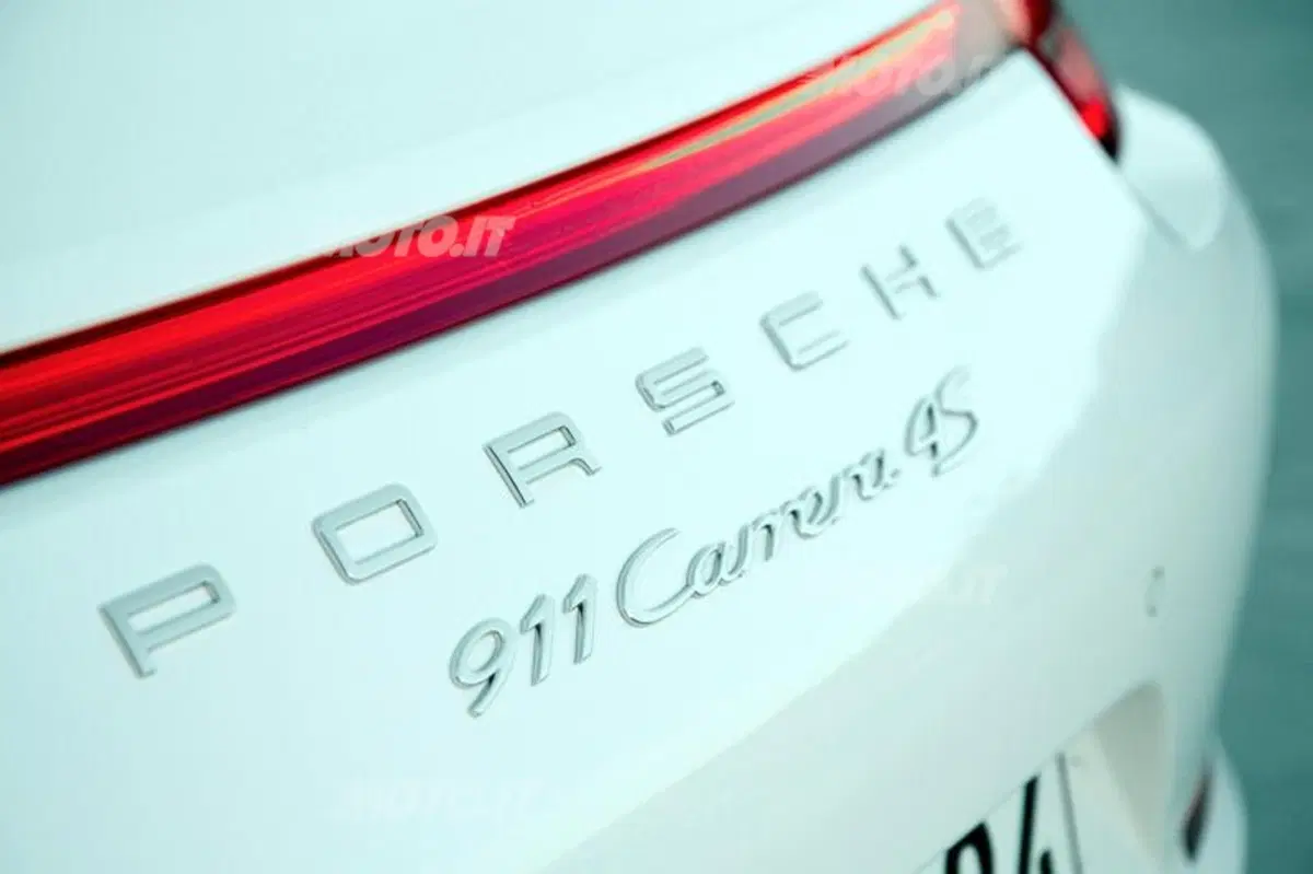 Porsche 911 Carrera 4 (49)