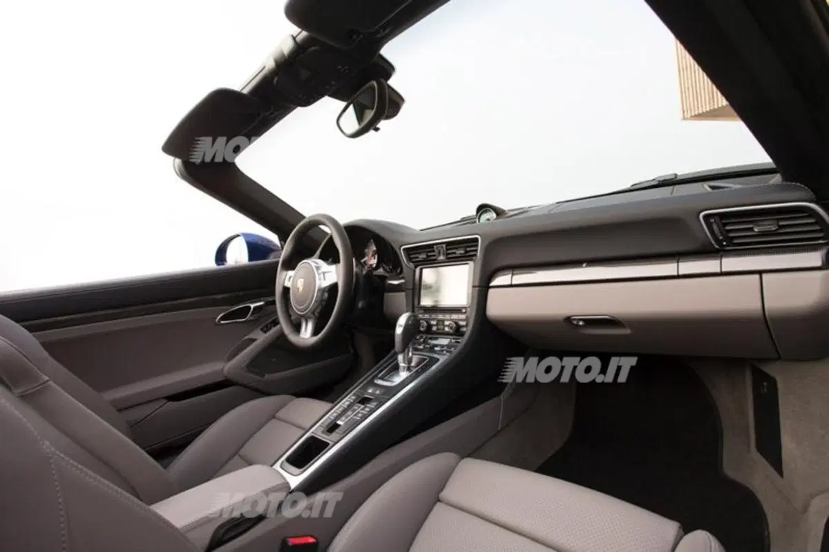 Porsche 911 Carrera 4 (51)