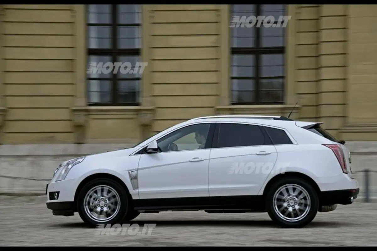 Cadillac SRX 2013: listino prezzi (5)