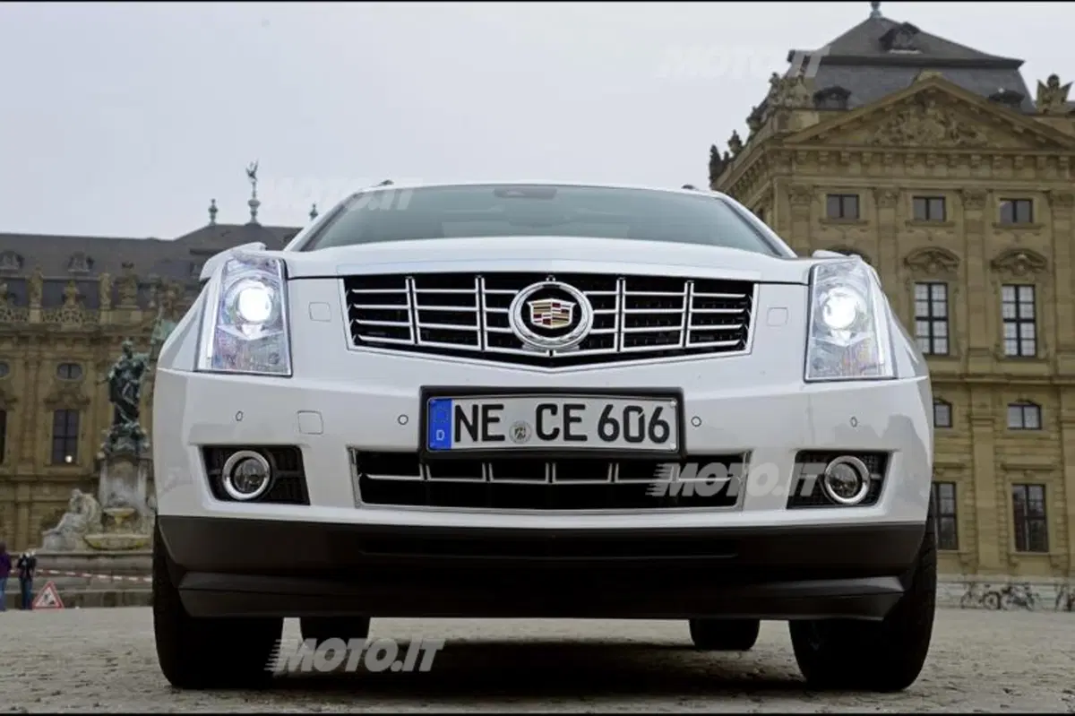 Cadillac SRX 2013: listino prezzi (6)