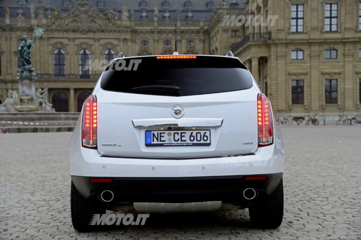 Cadillac SRX 2013: listino prezzi (7)