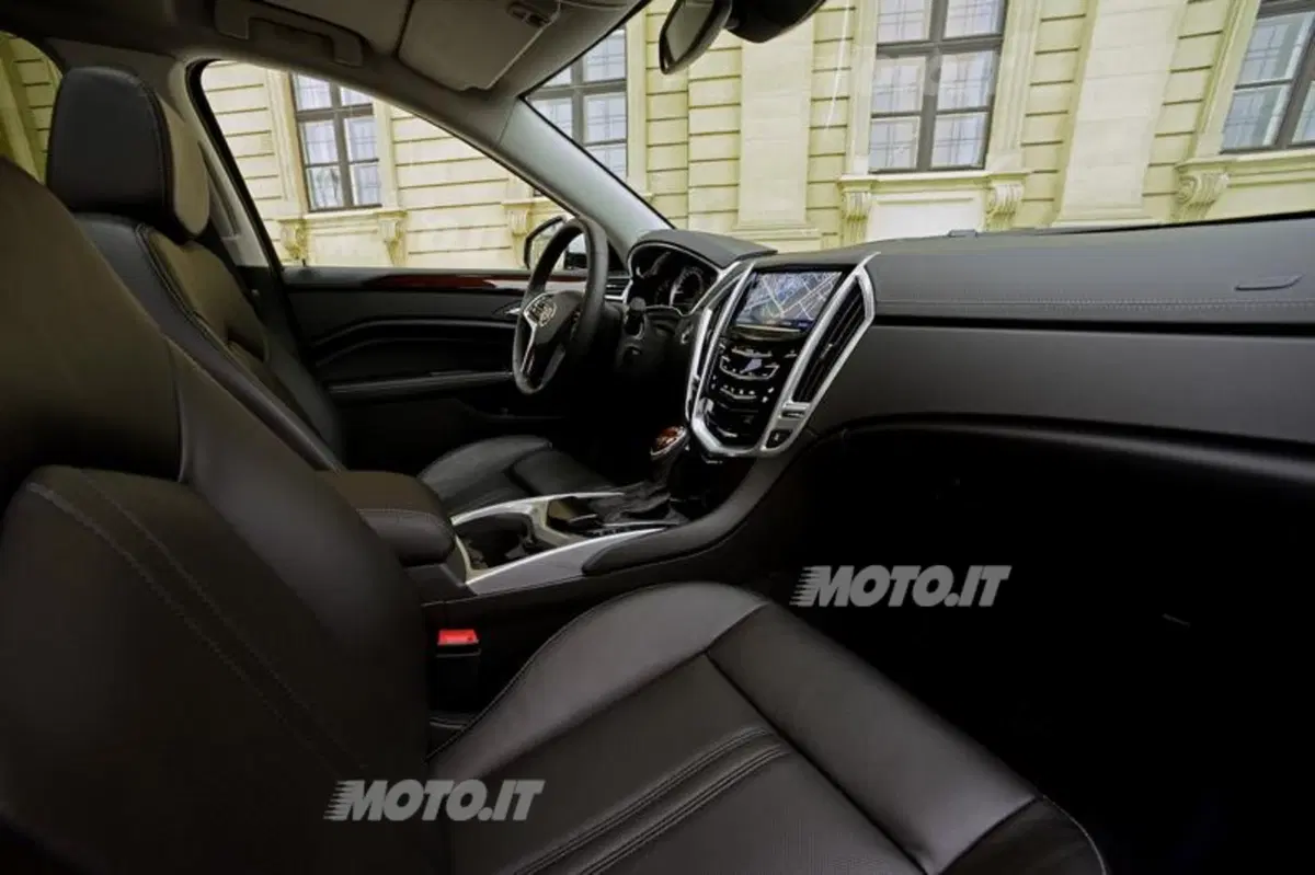 Cadillac SRX 2013: listino prezzi (10)