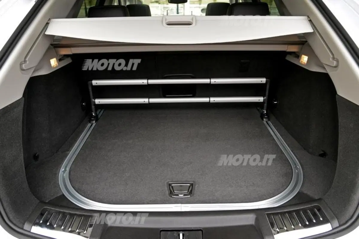 Cadillac SRX 2013: listino prezzi (12)