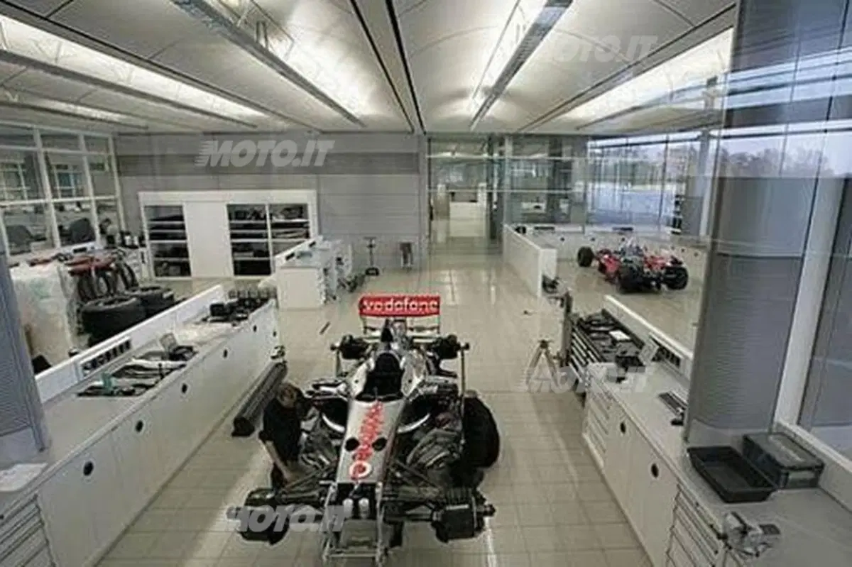 Il team McLaren è il primo a ricevere il Carbon Trust Standard in F1 (4)