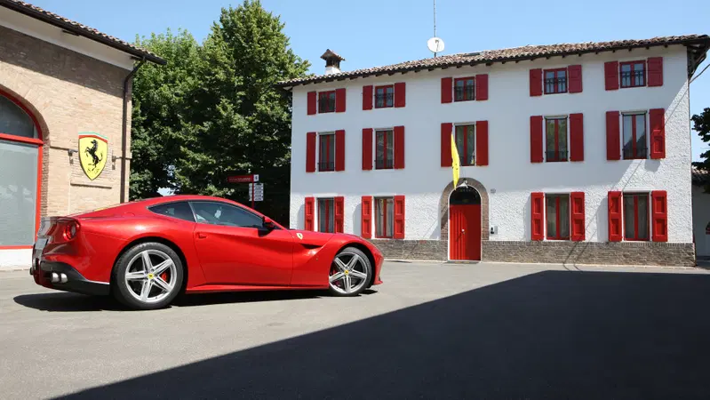 Ferrari: una F12berlinetta all'asta per le vittime dell'Uragano Sandy