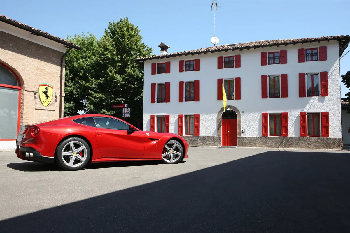 Ferrari: una F12berlinetta all'asta per le vittime dell'Uragano Sandy