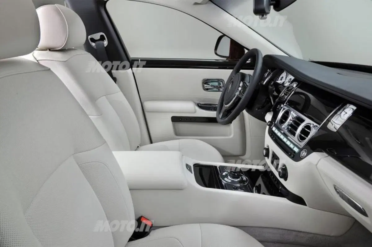 Rolls-Royce Ghost“One Thousand and One Nights” (14)