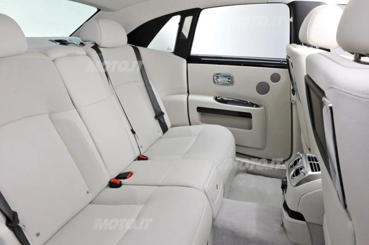 Rolls-Royce Ghost“One Thousand and One Nights” (19)
