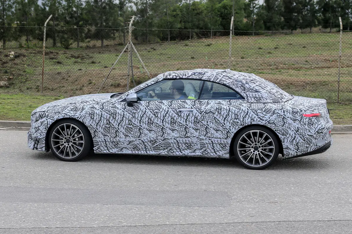 Mercedes Classe E Coupé/Cabrio: nuove foto durante i test (4)