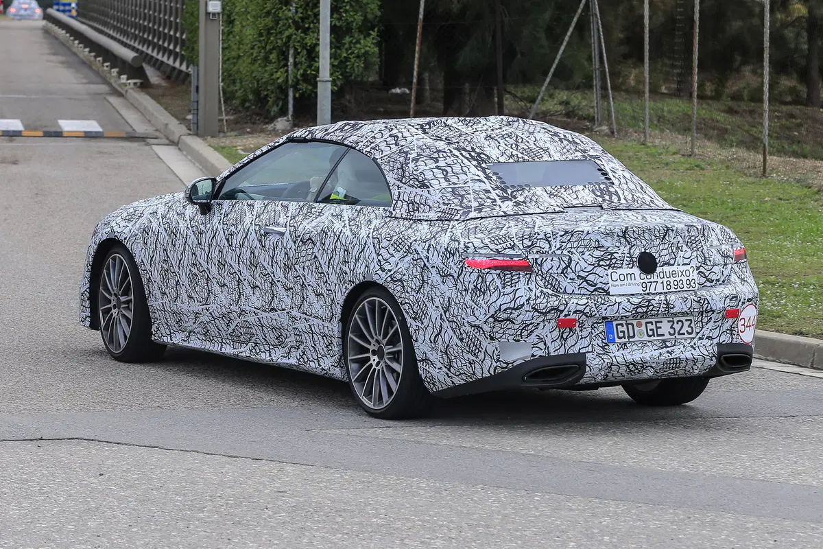 Mercedes Classe E Coupé/Cabrio: nuove foto durante i test (7)