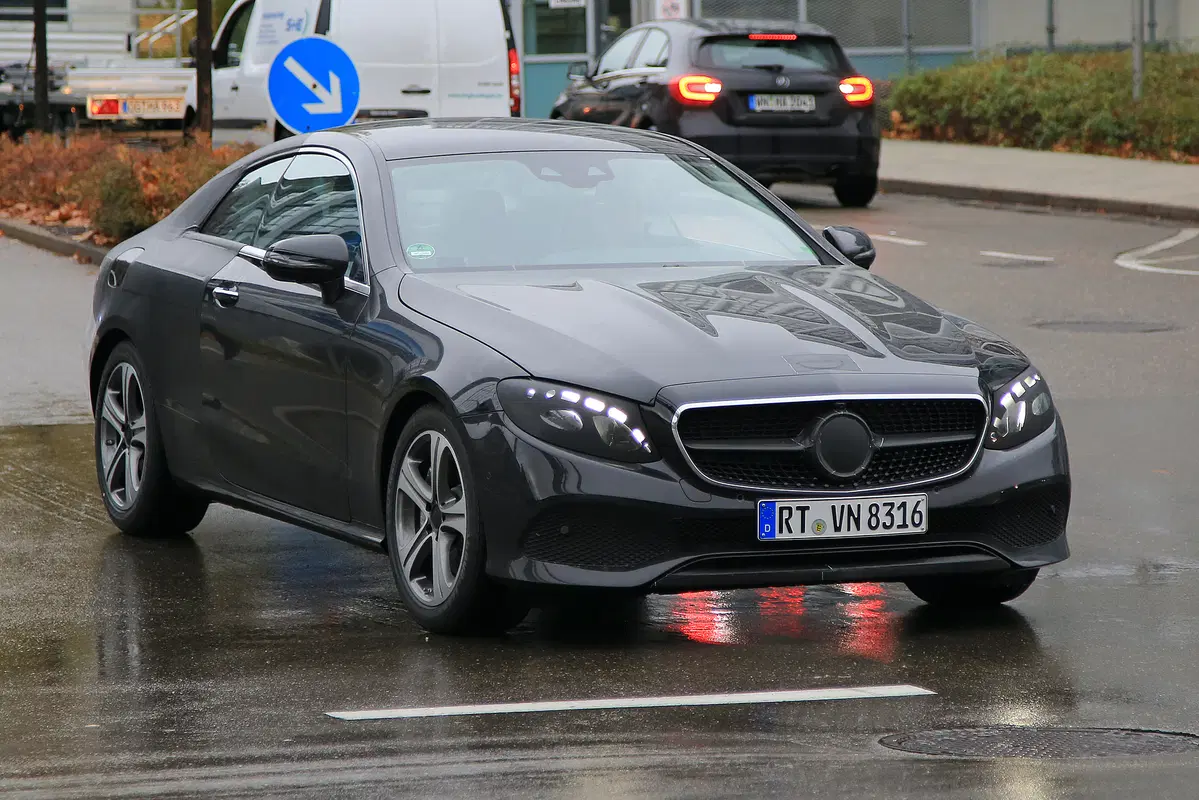 Mercedes Classe E Coupé/Cabrio: nuove foto durante i test (12)