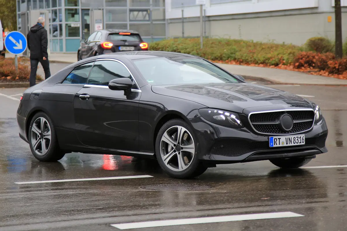 Mercedes Classe E Coupé/Cabrio: nuove foto durante i test (13)