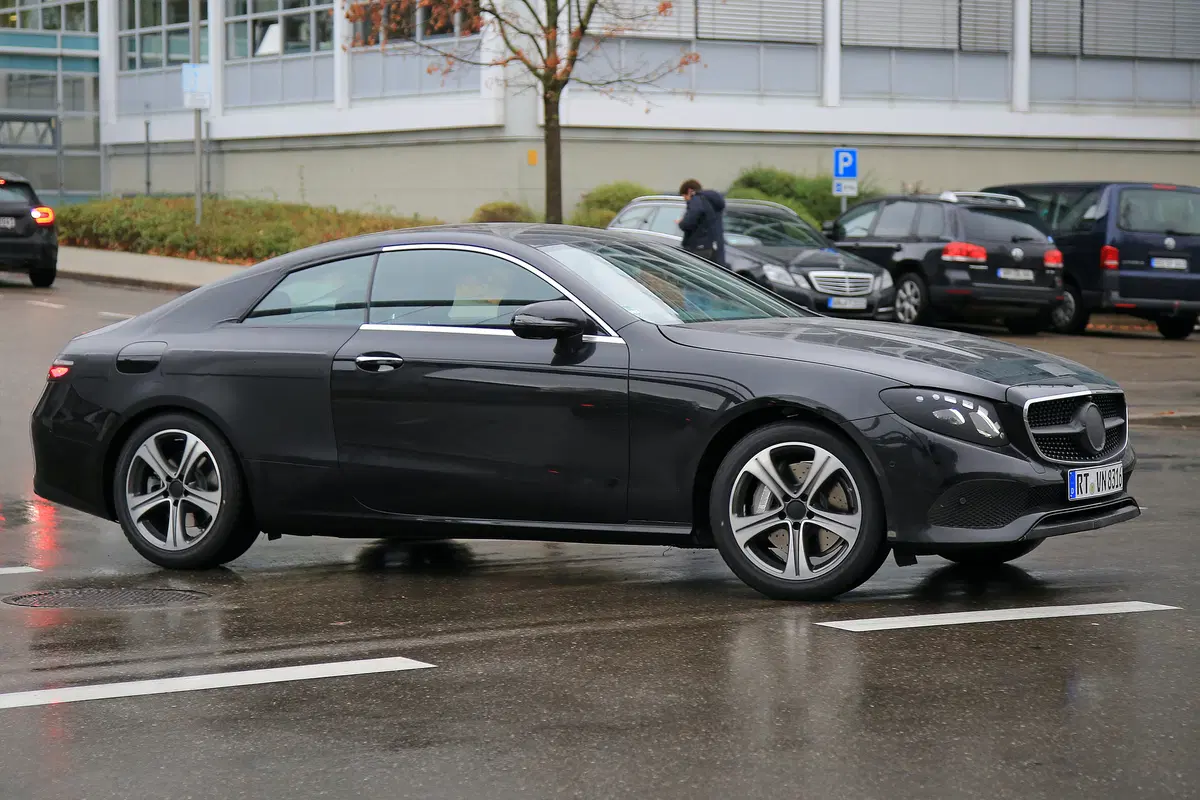 Mercedes Classe E Coupé/Cabrio: nuove foto durante i test (15)
