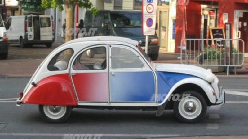 Parigi: dal 2014 stop alle auto immatricolate prima del 1997?
