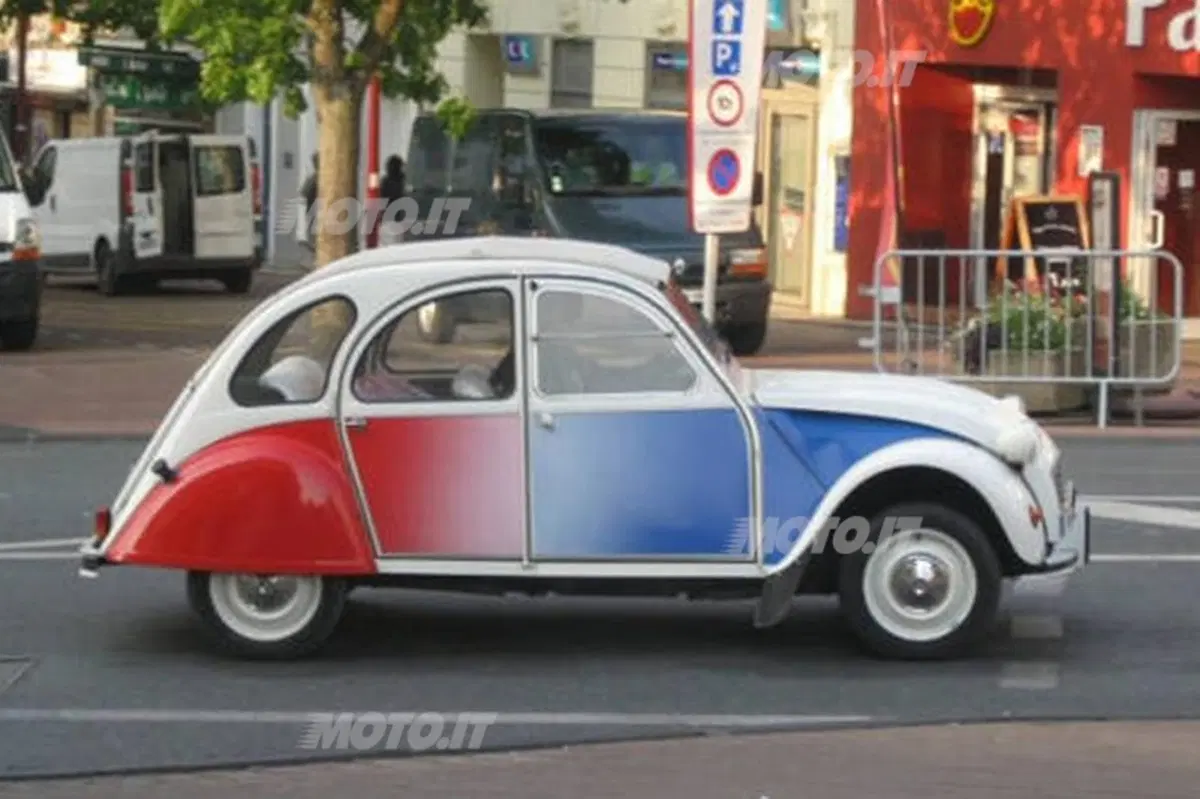 Parigi: dal 2014 stop alle auto immatricolate prima del 1997?