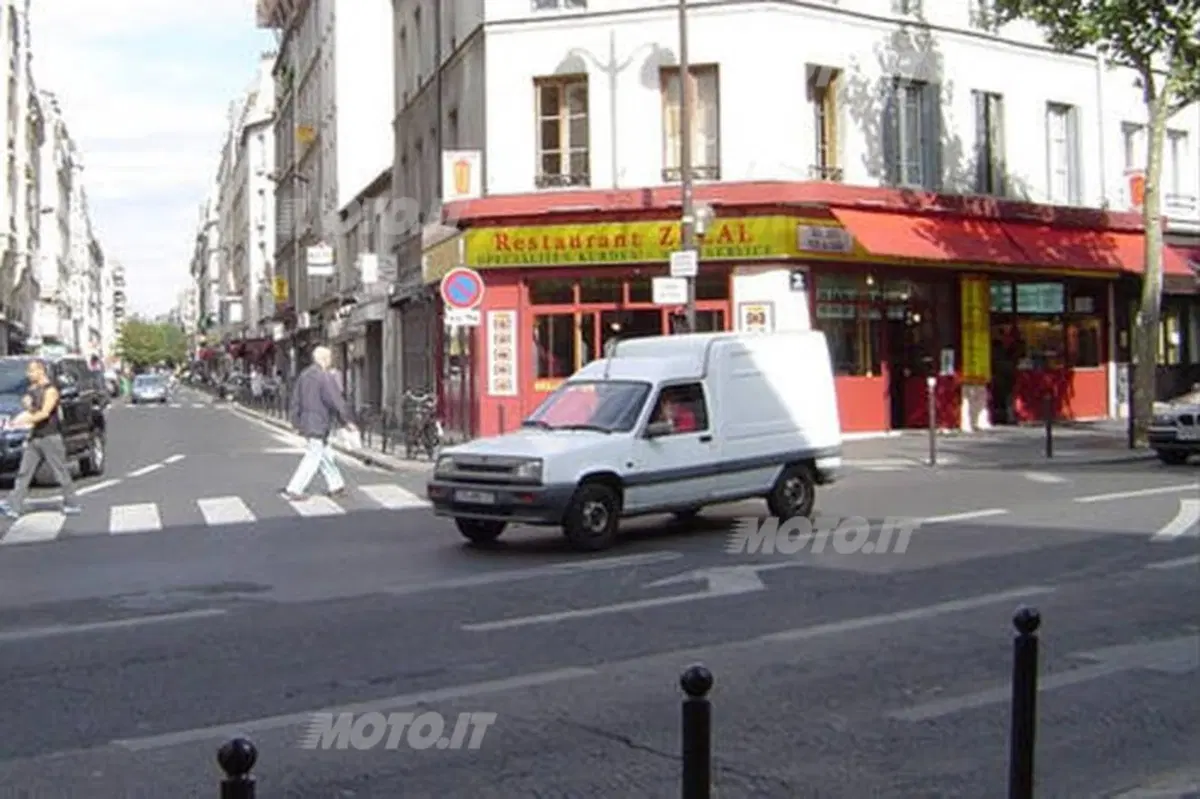 Parigi: dal 2014 stop alle auto immatricolate prima del 1997? (2)