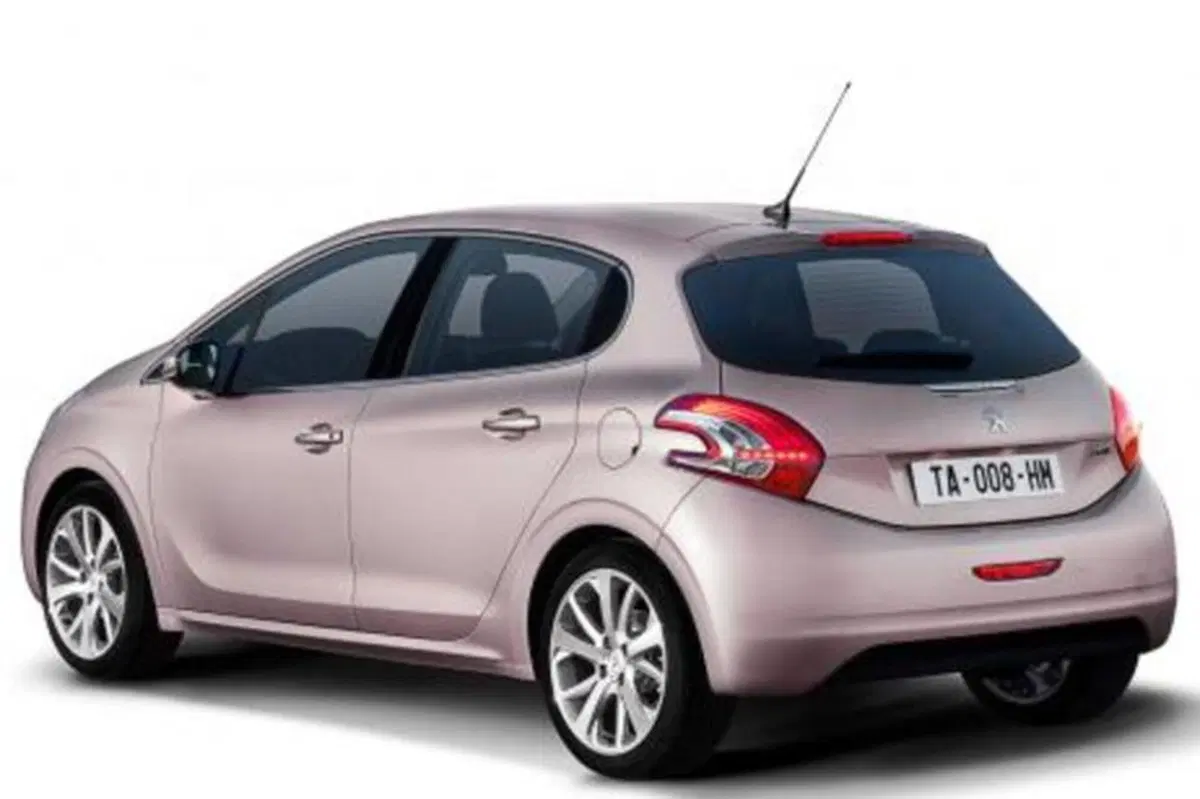 Pierre-Yves Etienney: «La Re-Generation Peugeot 208 è anche nei VTi 3 cilindri» (17)