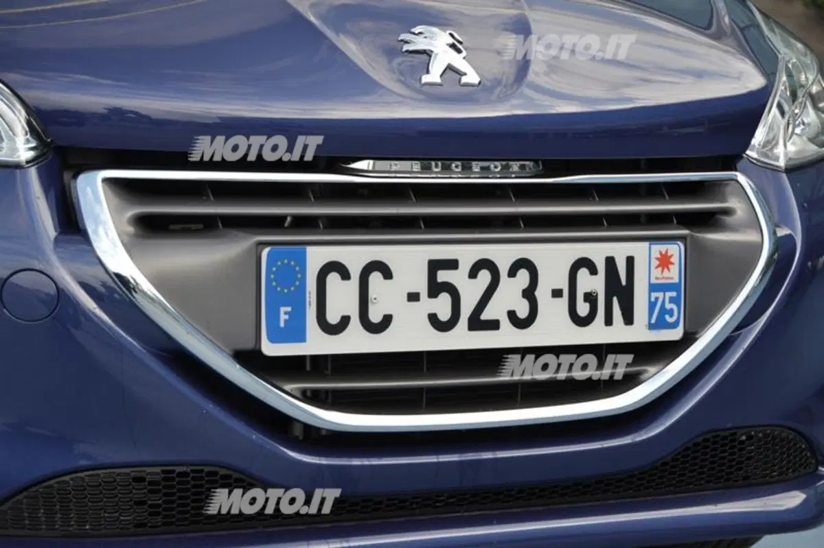 Pierre-Yves Etienney: «La Re-Generation Peugeot 208 è anche nei VTi 3 cilindri» (32)