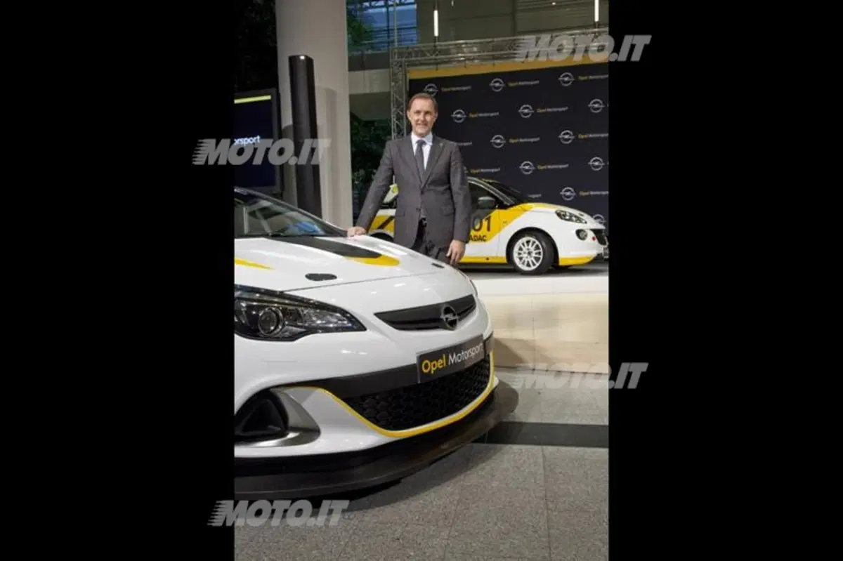 Opel rientra nelle corse con Adam e Astra OPC (8)