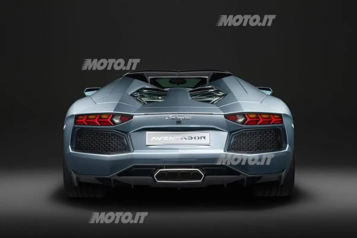 Lamborghini Aventador Roadster: i prezzi italiani (5)
