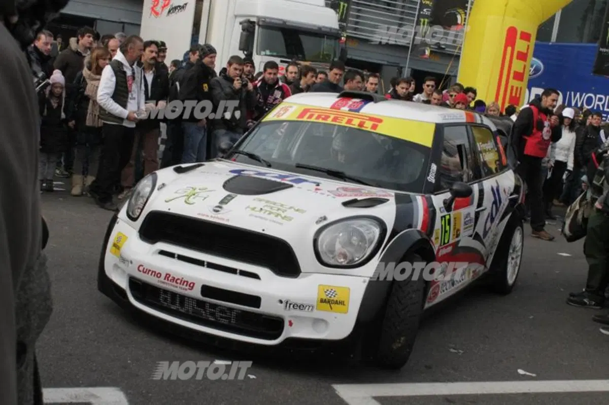Valentino Rossi su Ford Fiesta WRC al Monza Rally Show 2012 (6)