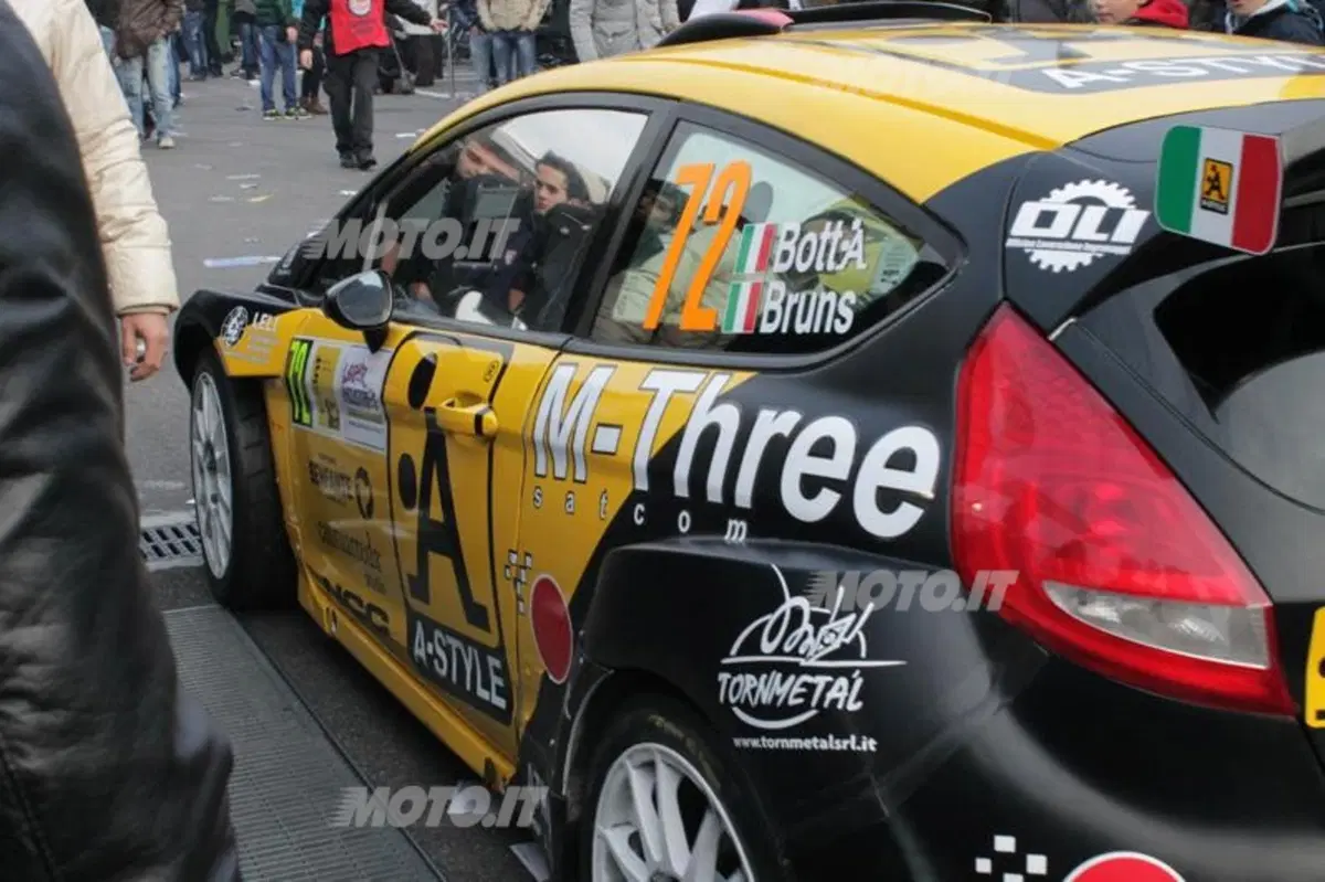 Valentino Rossi su Ford Fiesta WRC al Monza Rally Show 2012 (17)