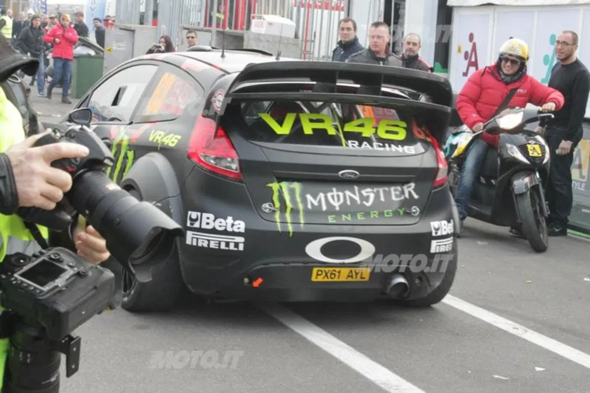 Valentino Rossi su Ford Fiesta WRC al Monza Rally Show 2012 (34)