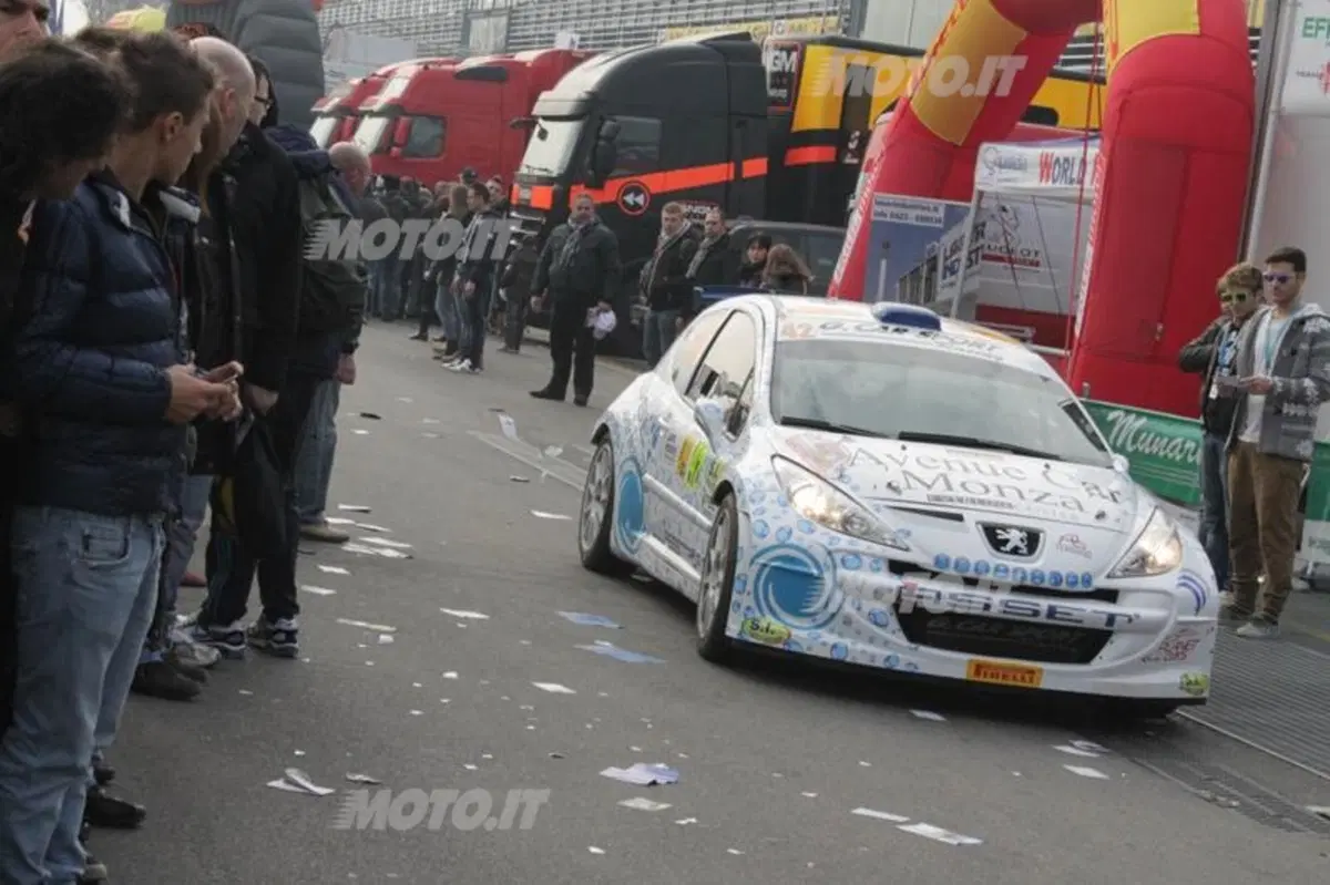 Valentino Rossi su Ford Fiesta WRC al Monza Rally Show 2012 (35)