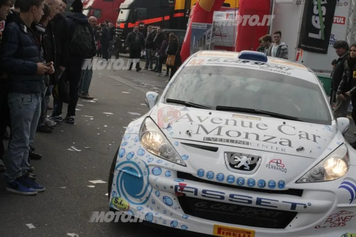 Valentino Rossi su Ford Fiesta WRC al Monza Rally Show 2012 (36)