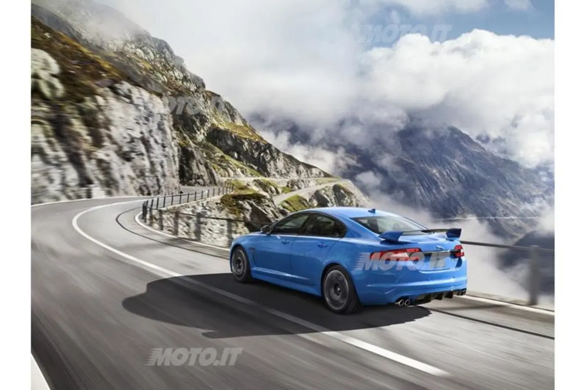 Jaguar XFR-S (4)