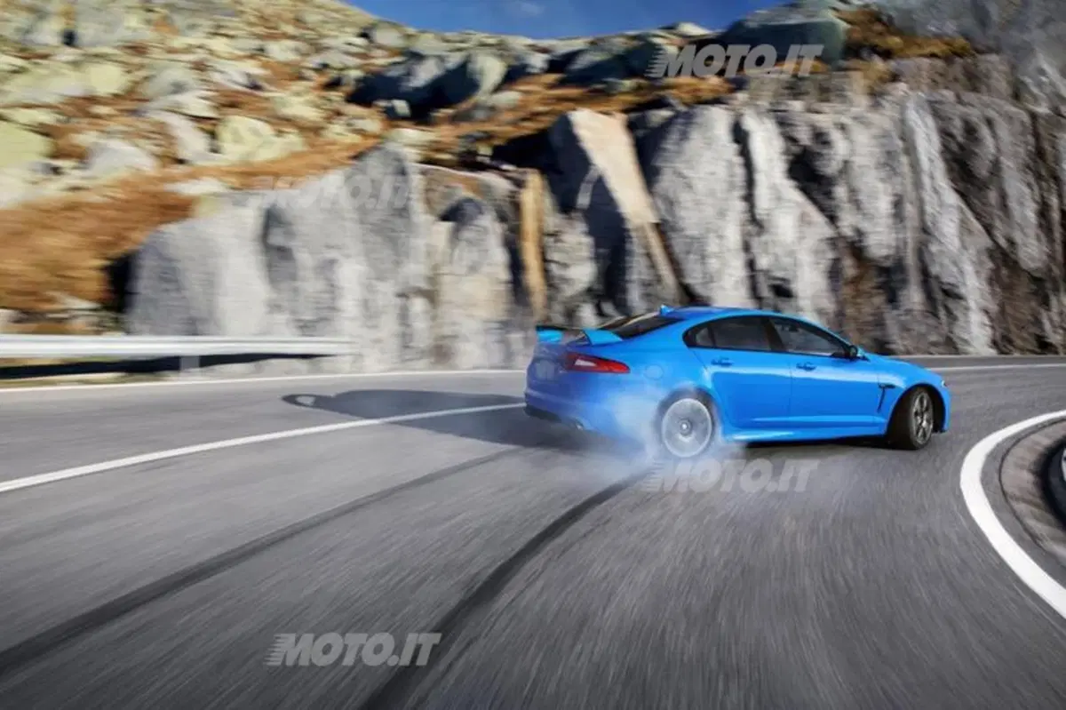 Jaguar XFR-S (6)
