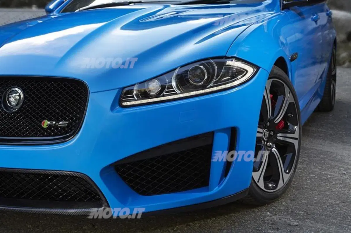 Jaguar XFR-S (10)