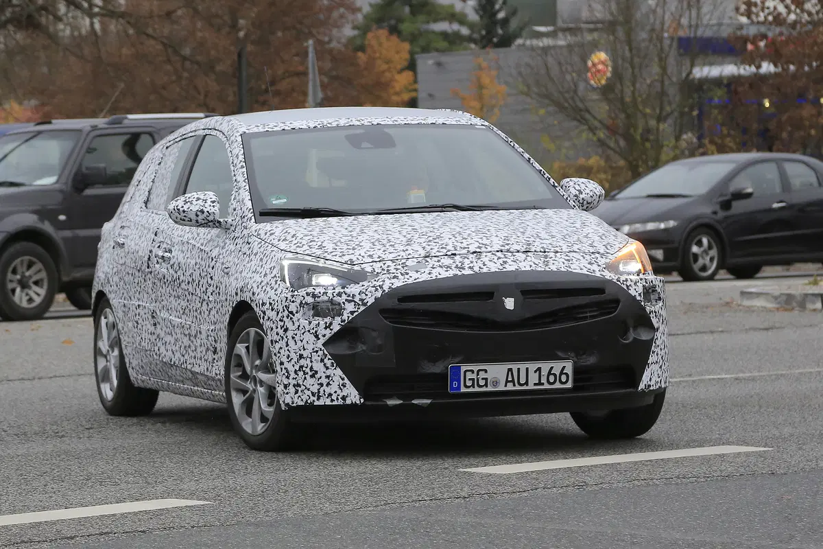 Nuova Opel Corsa: ecco il muletto in test (2)