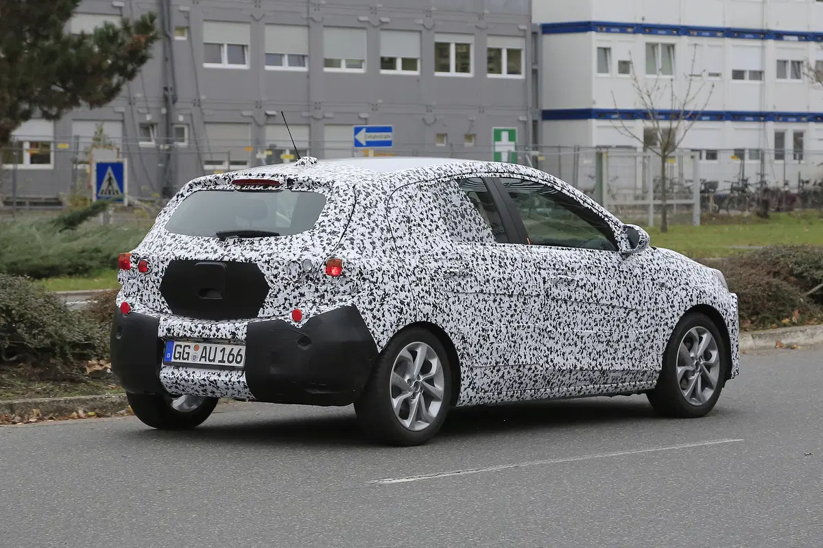Nuova Opel Corsa: ecco il muletto in test (3)