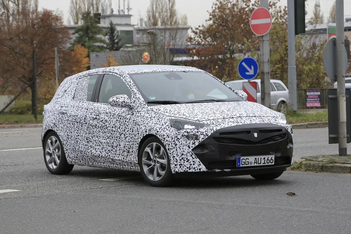 Nuova Opel Corsa: ecco il muletto in test (7)