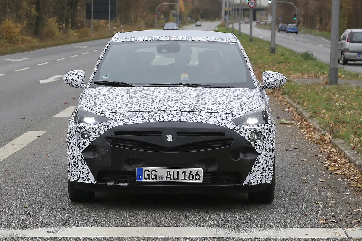 Nuova Opel Corsa: ecco il muletto in test (9)